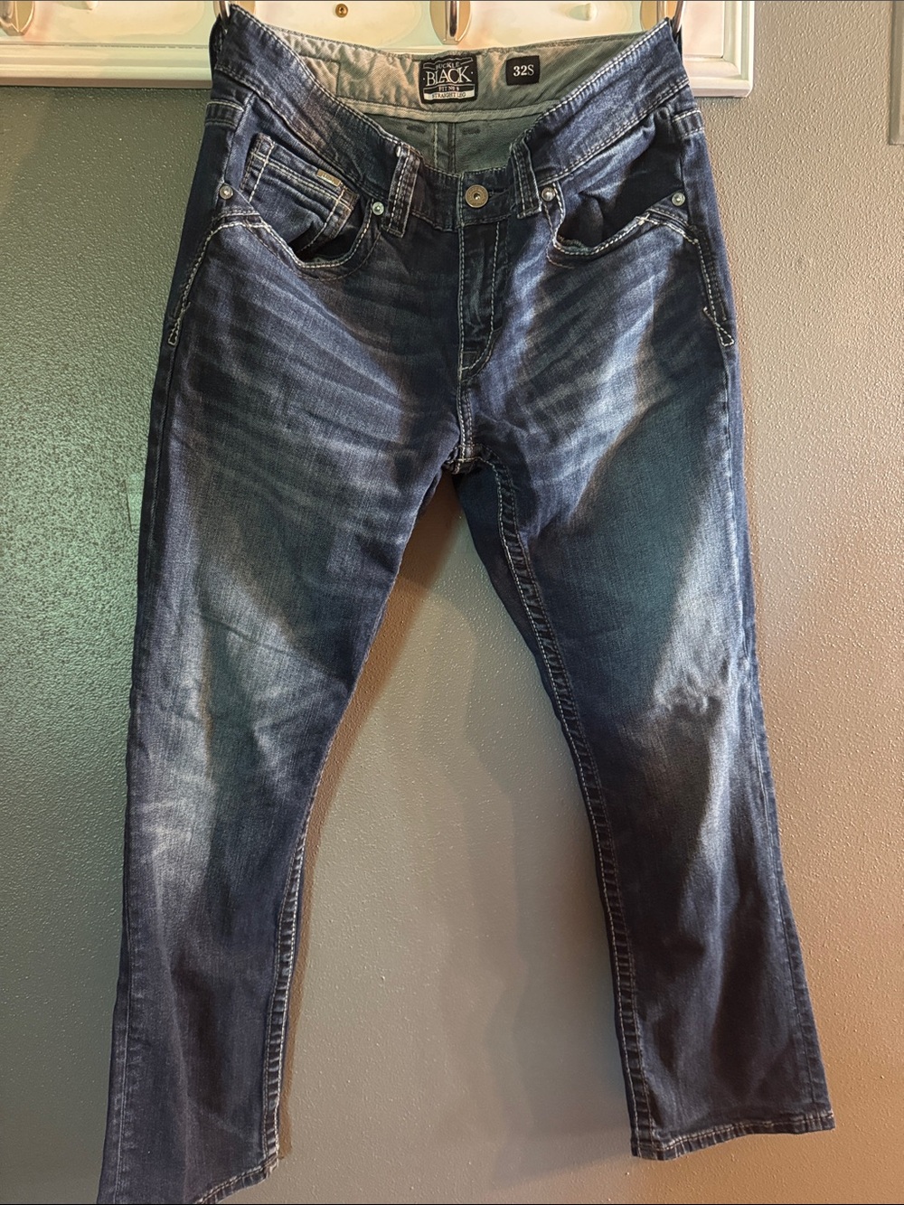 Buckle Black Men’s Straight Jeans in Dark Blue Wash